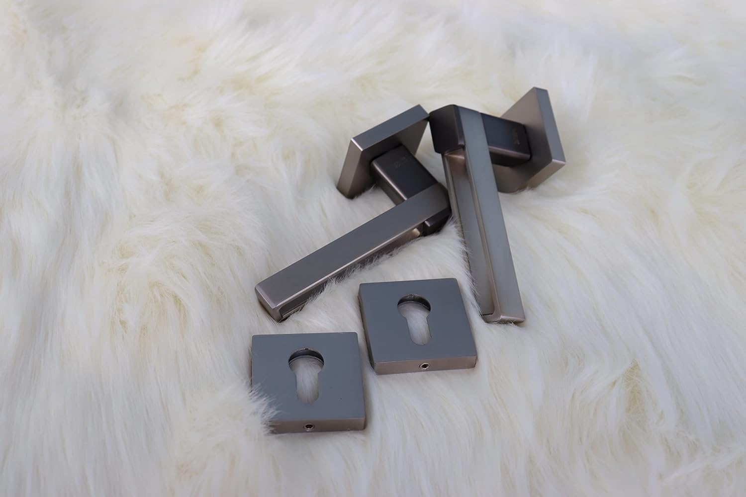 Vila Door handle Zinc Alloy Durable for All Kinds Of Indoor Doors (1-pec) Colour: Silver -Grey R06-639| (Grey+Gold)