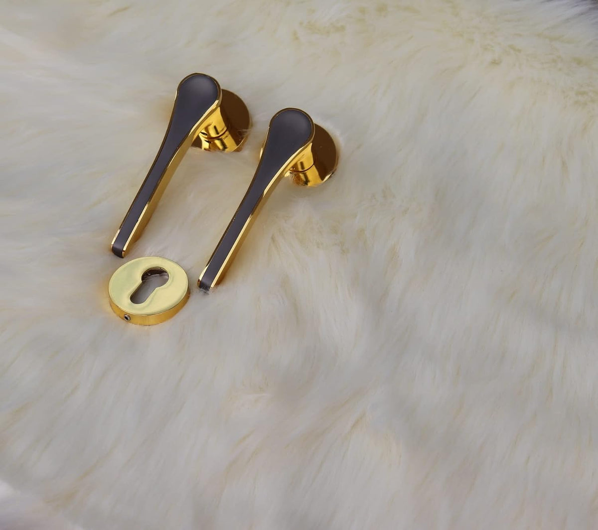 Vila Door handle Zinc Alloy Durable for All Kinds Of Indoor Doors (1-pec) Colour:Chrome -Golden |R05-504| (Golden)