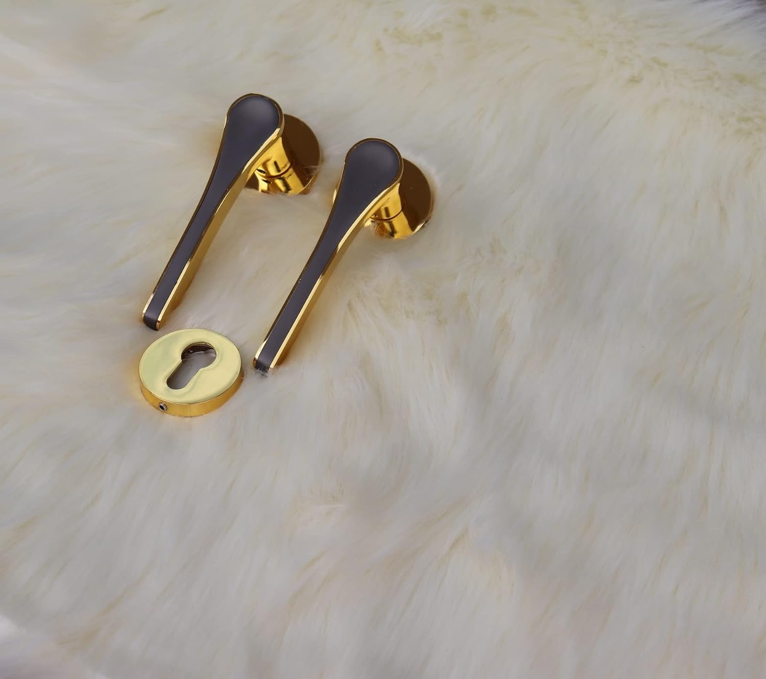 Vila Door handle Zinc Alloy Durable for All Kinds Of Indoor Doors (1-pec) Colour:Chrome -Golden |R05-504| (Golden)