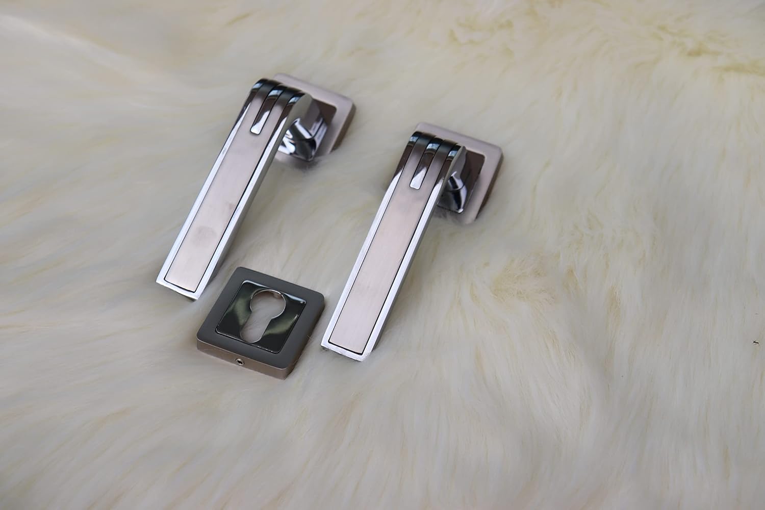 Vila Door handle Zinc Alloy Durable for All Kinds Of Indoor Doors (1-pec) |R07-502| Color (Mat silver+Gray)