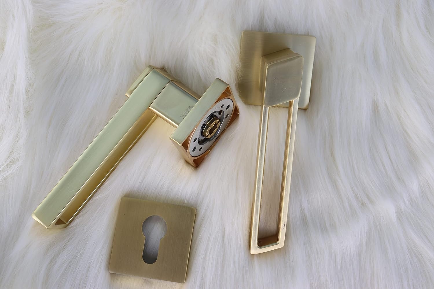 Vila Door handle Zinc Alloy Durable for All Kinds Of Indoor Doors (1-pec) Colour: Rose Gold |R06-639|