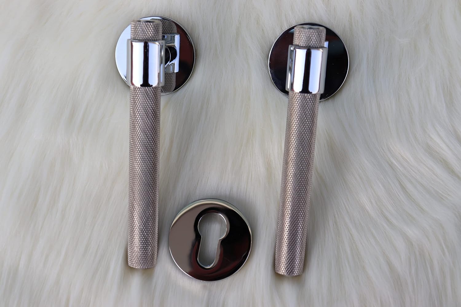 Vila Door handle Zinc Alloy Durable for All Kinds Of Indoor Doors (1-pec) Colour:Silver -Golder -Black |R05-692| (Siver)