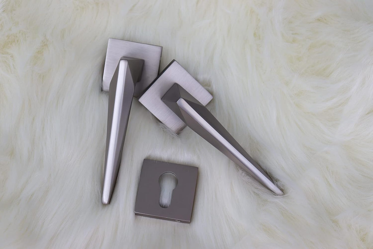 Vila Door handle Zinc Alloy Durable for All Kinds Of Indoor Doors (1-pec) Colour: Mat Silver |R06-704|