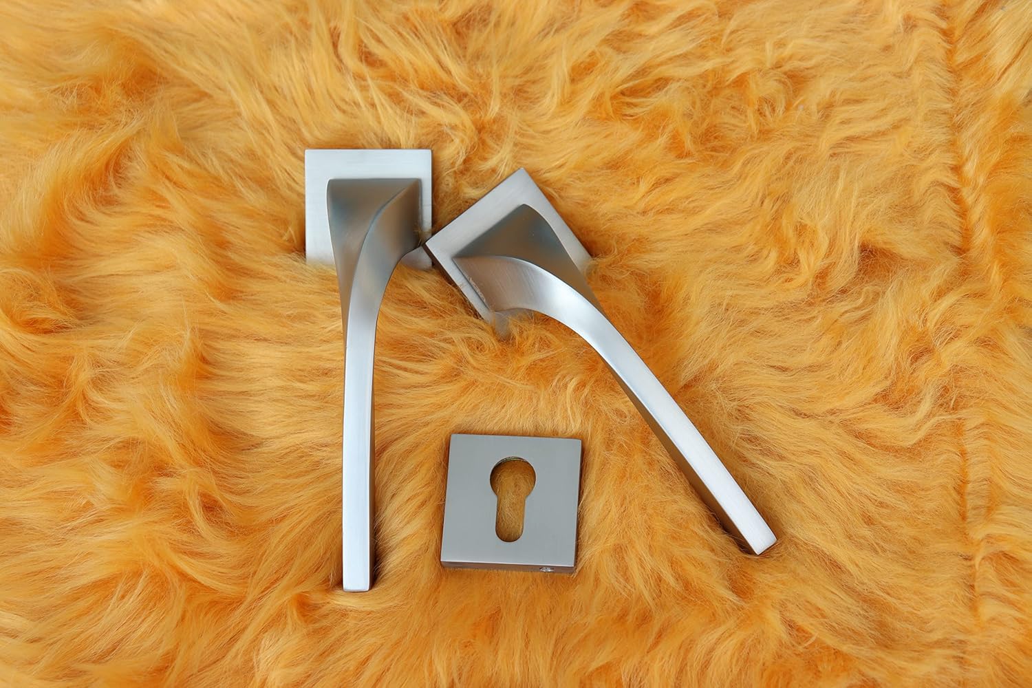 Vila Door handle Zinc Alloy Durable for All Kinds Of Indoor Doors (1-pec) Colour: Mat Silver|R06-540|