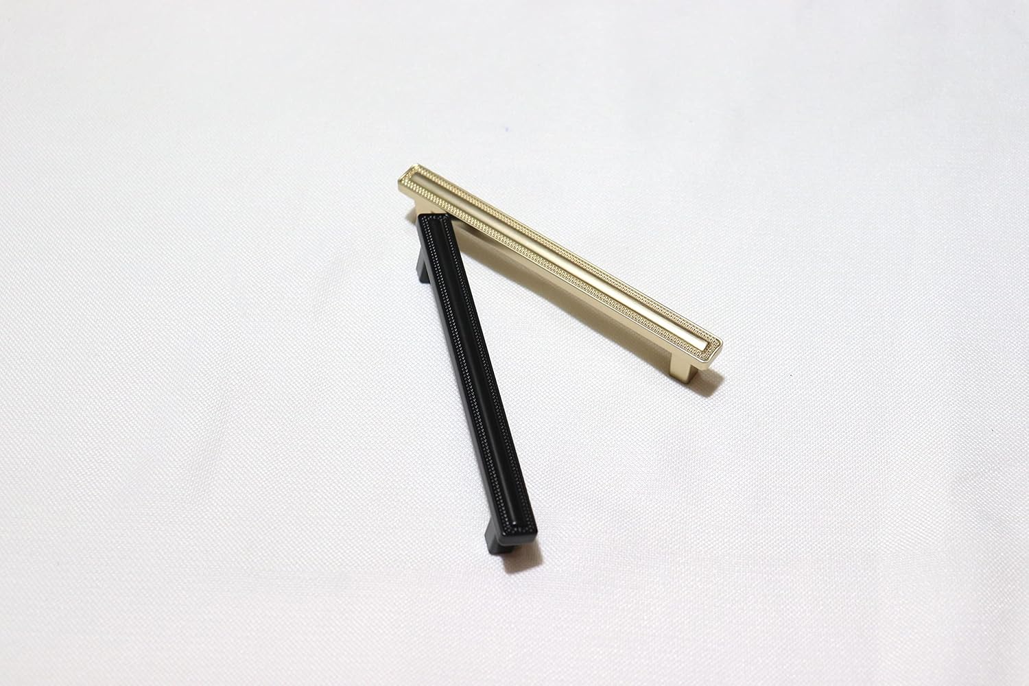 VILA (F2254) Drawer Handles Pulls Solid Zinc Alloy Furniture cupbord or Kitchen Drawer Handles Color Black 1-pec (128mm)