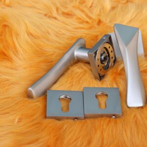 Door handle Zinc Alloy Durable for All Kinds Of Indoor Doors (1-pec) Colour: Mat Silver|R06-666|